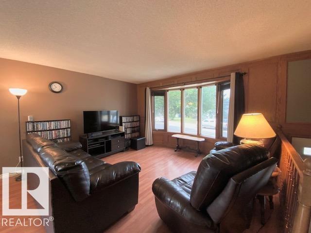 Photo 7 of 132 Green Ash Dr, Wetaskiwin AB