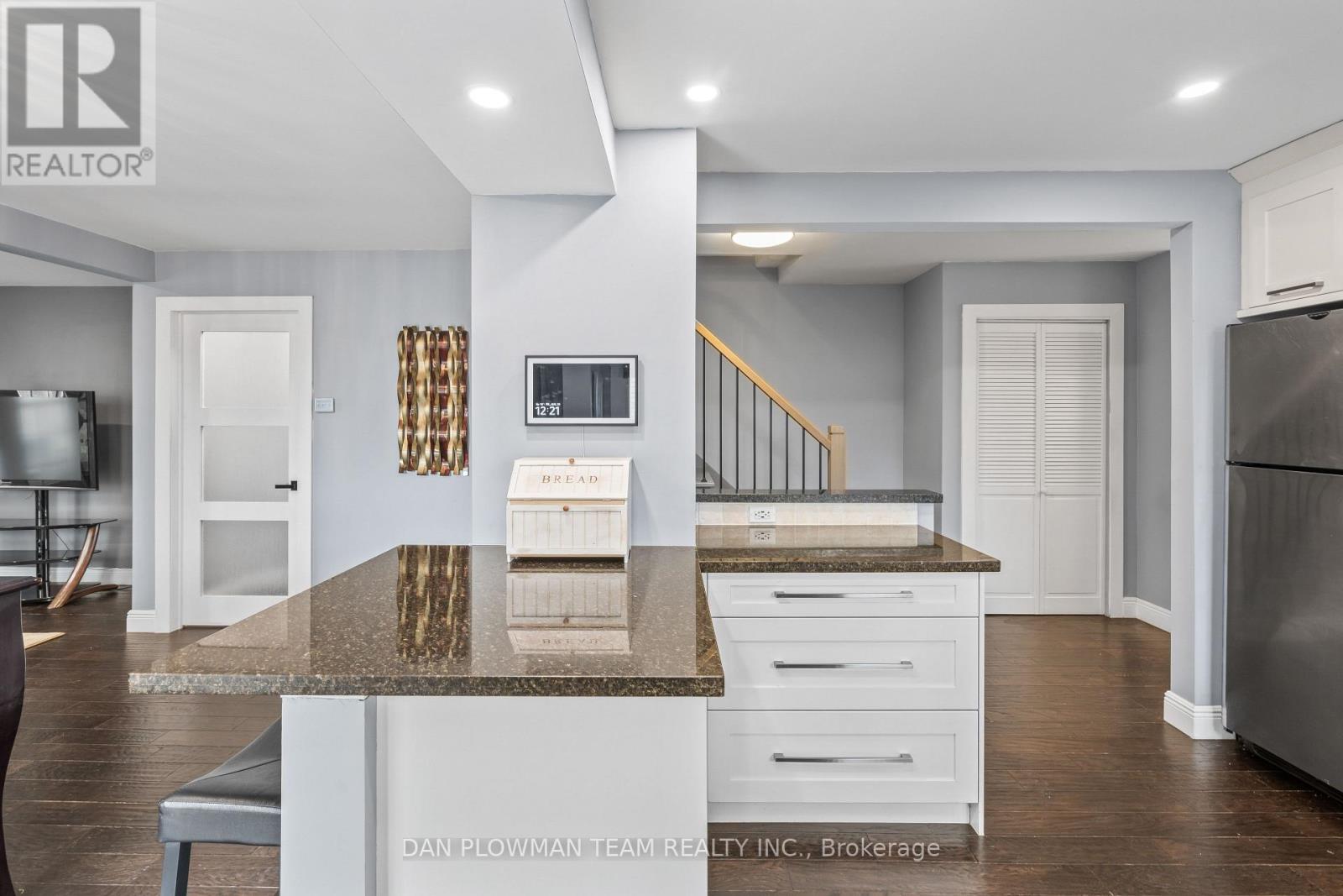 Photo 11 of 1264 Venus Crescent, Oshawa ON