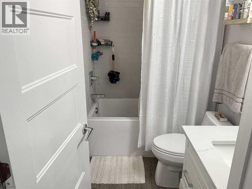 Photo 15 of 3204 80 Greenbriar Place Nw, Calgary AB