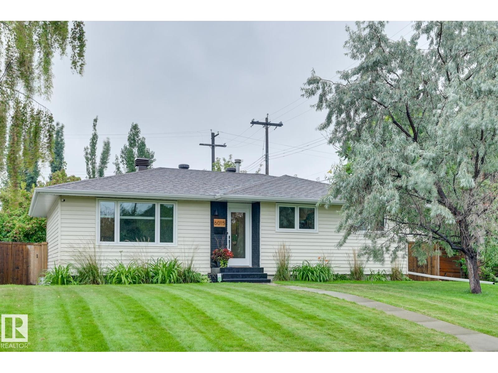 Photo 1 of 6015 92 A Av Nw, Edmonton AB