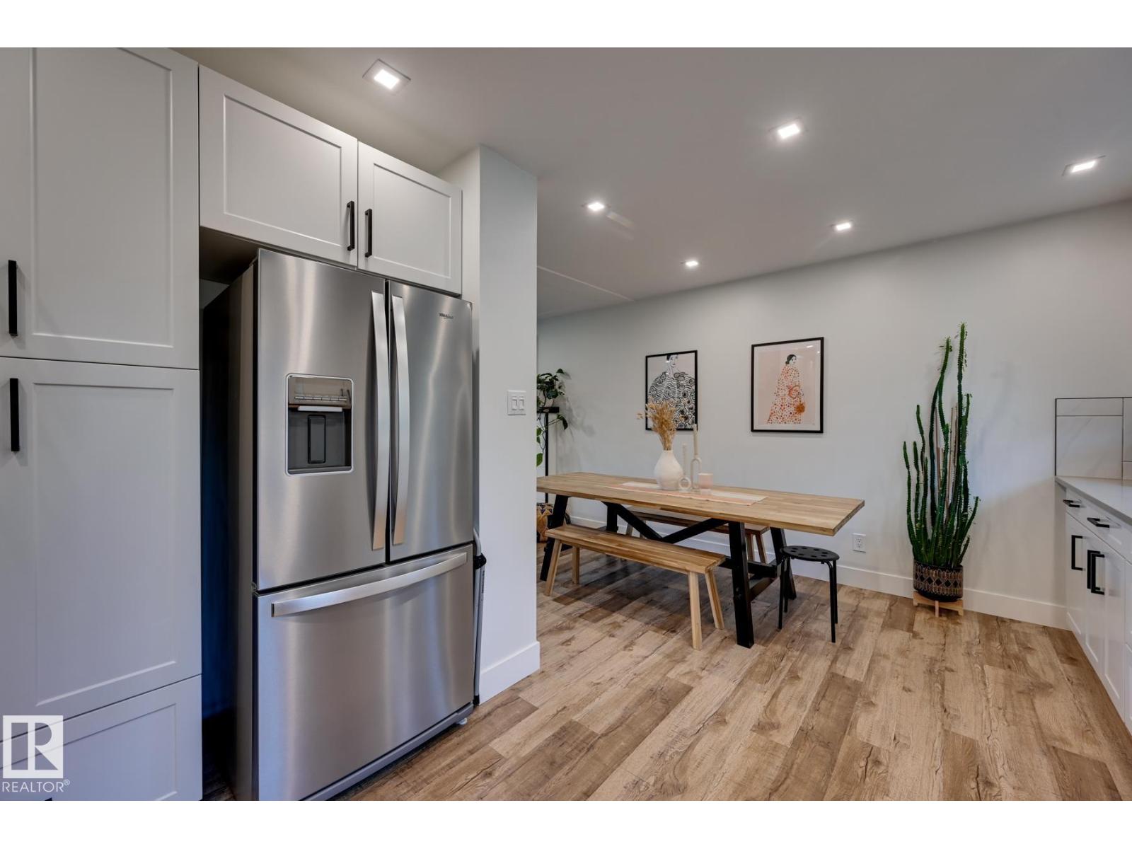 Photo 13 of 6015 92 A Av Nw, Edmonton AB