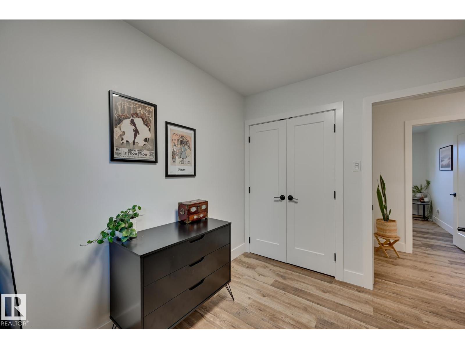 Photo 18 of 6015 92 A Av Nw, Edmonton AB