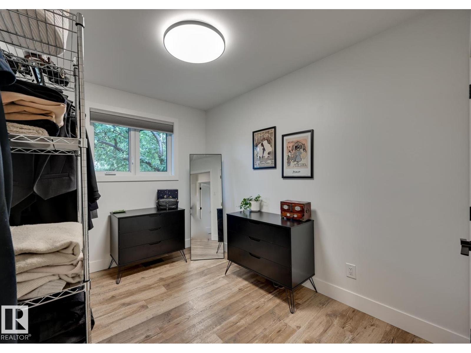 Photo 19 of 6015 92 A Av Nw, Edmonton AB