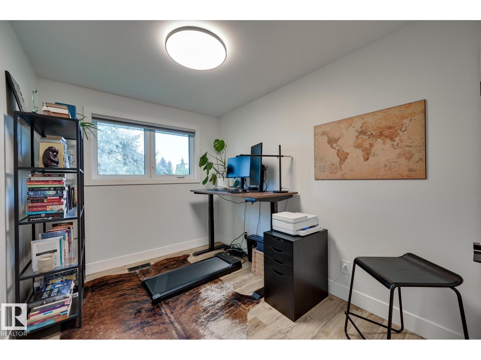 Photo 20 of 6015 92 A Av Nw, Edmonton AB