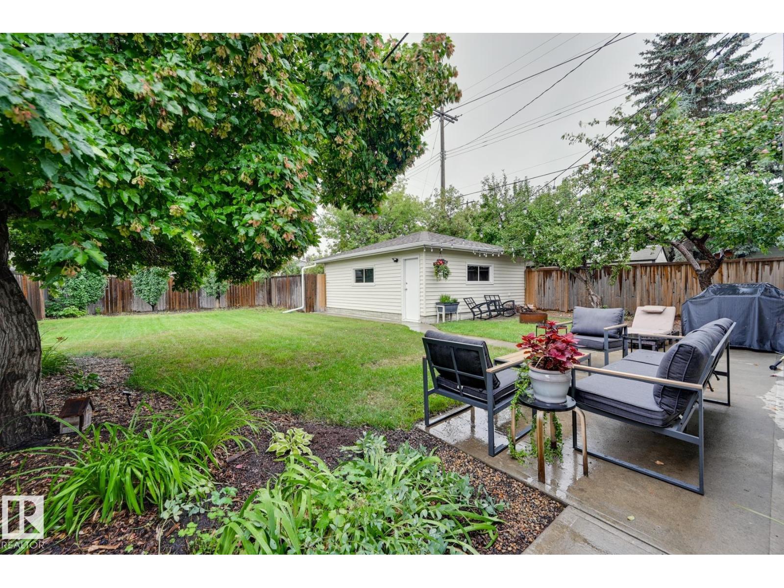 Photo 33 of 6015 92 A Av Nw, Edmonton AB