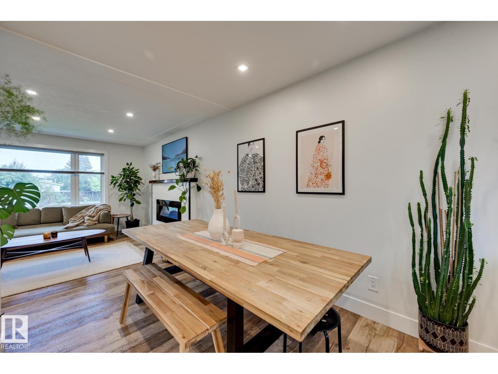 Photo 8 of 6015 92 A Av Nw, Edmonton AB