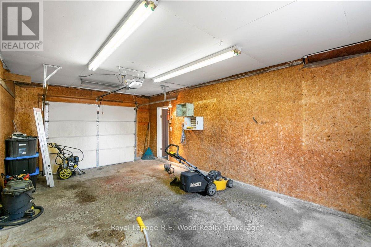 Photo 21 of 35 Sanders Street, Tillsonburg ON