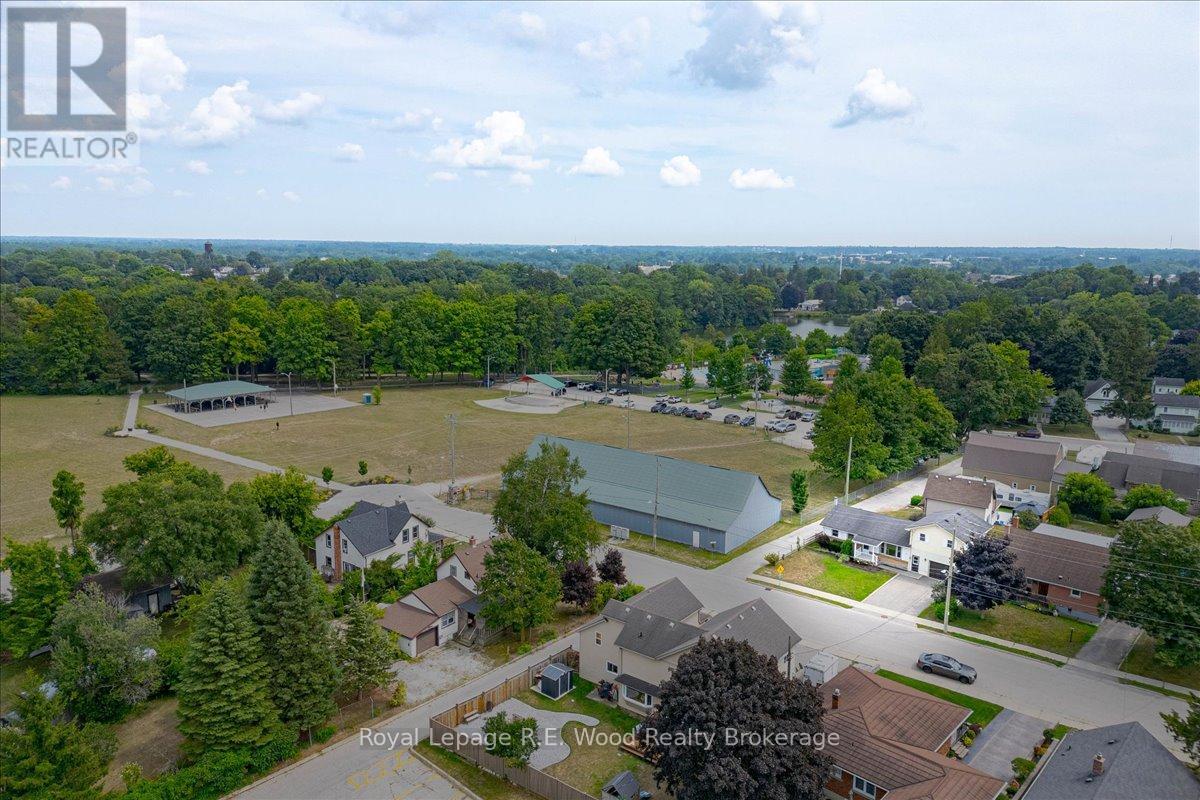 Photo 26 of 35 Sanders Street, Tillsonburg ON