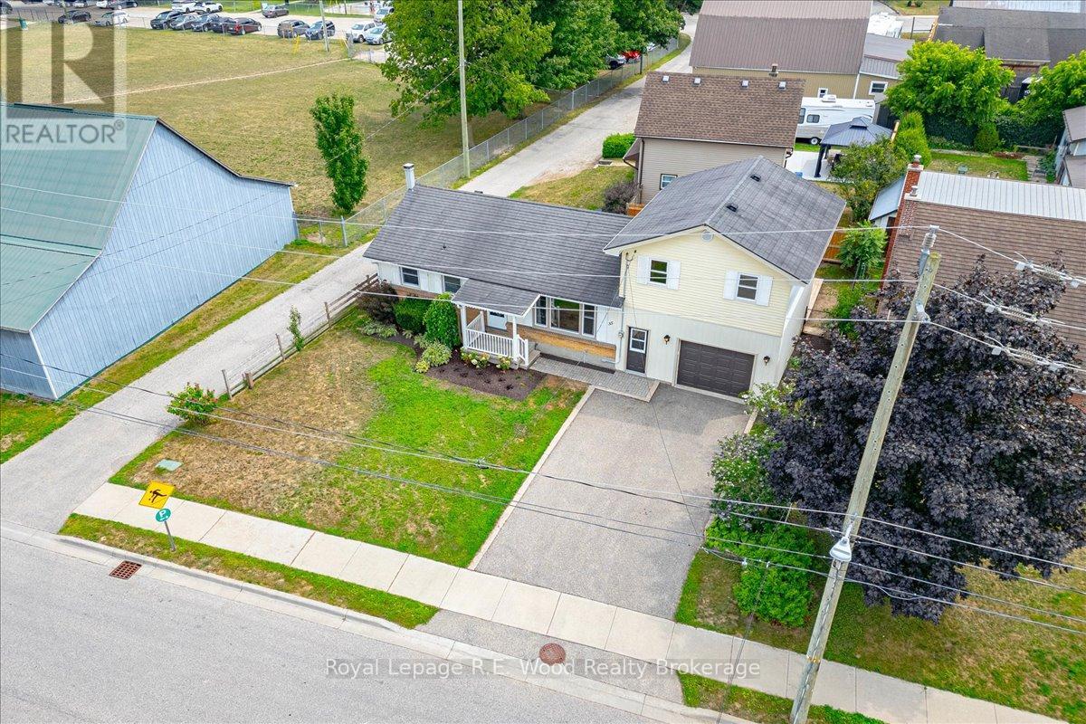 Photo 25 of 35 Sanders Street, Tillsonburg ON