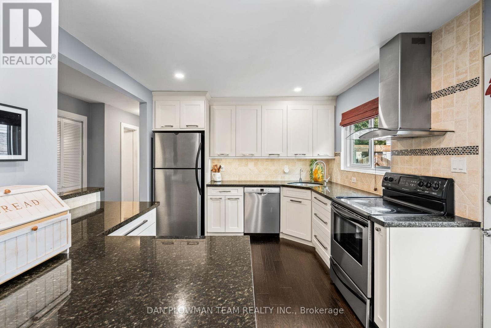 Photo 8 of 1264 Venus Crescent, Oshawa ON