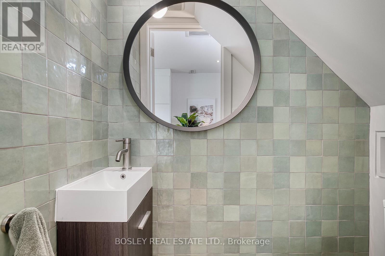 Photo 24 of 10 Herman Avenue, Toronto ON