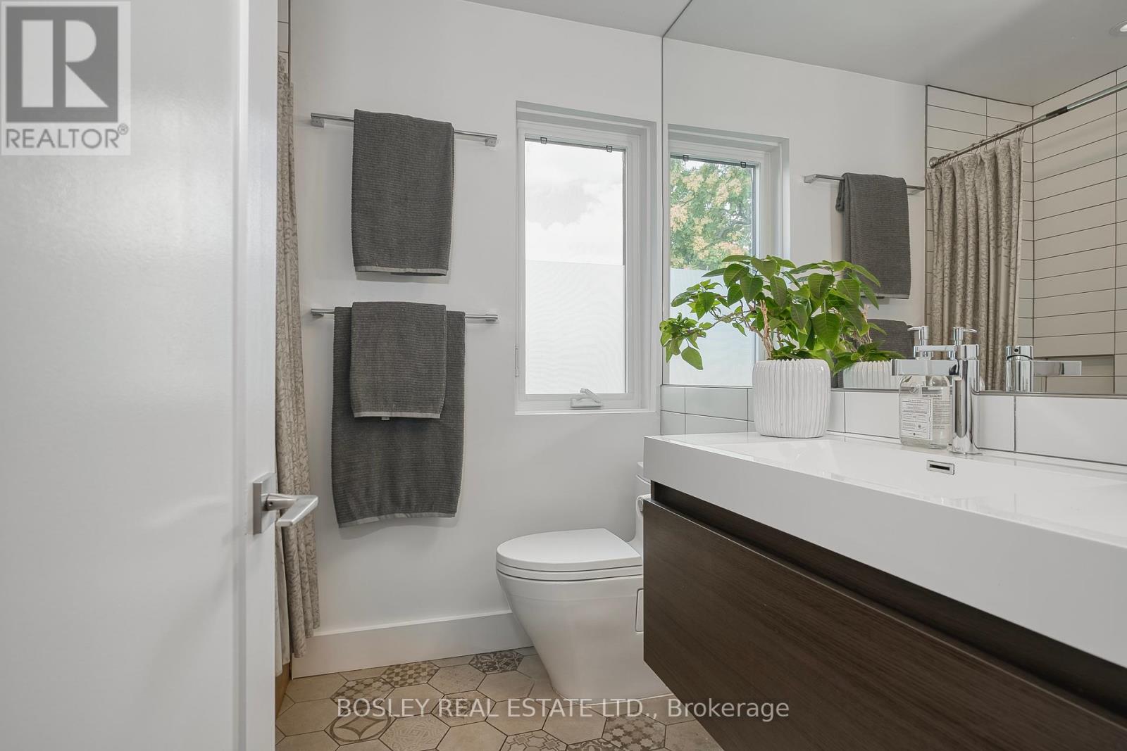 Photo 25 of 10 Herman Avenue, Toronto ON