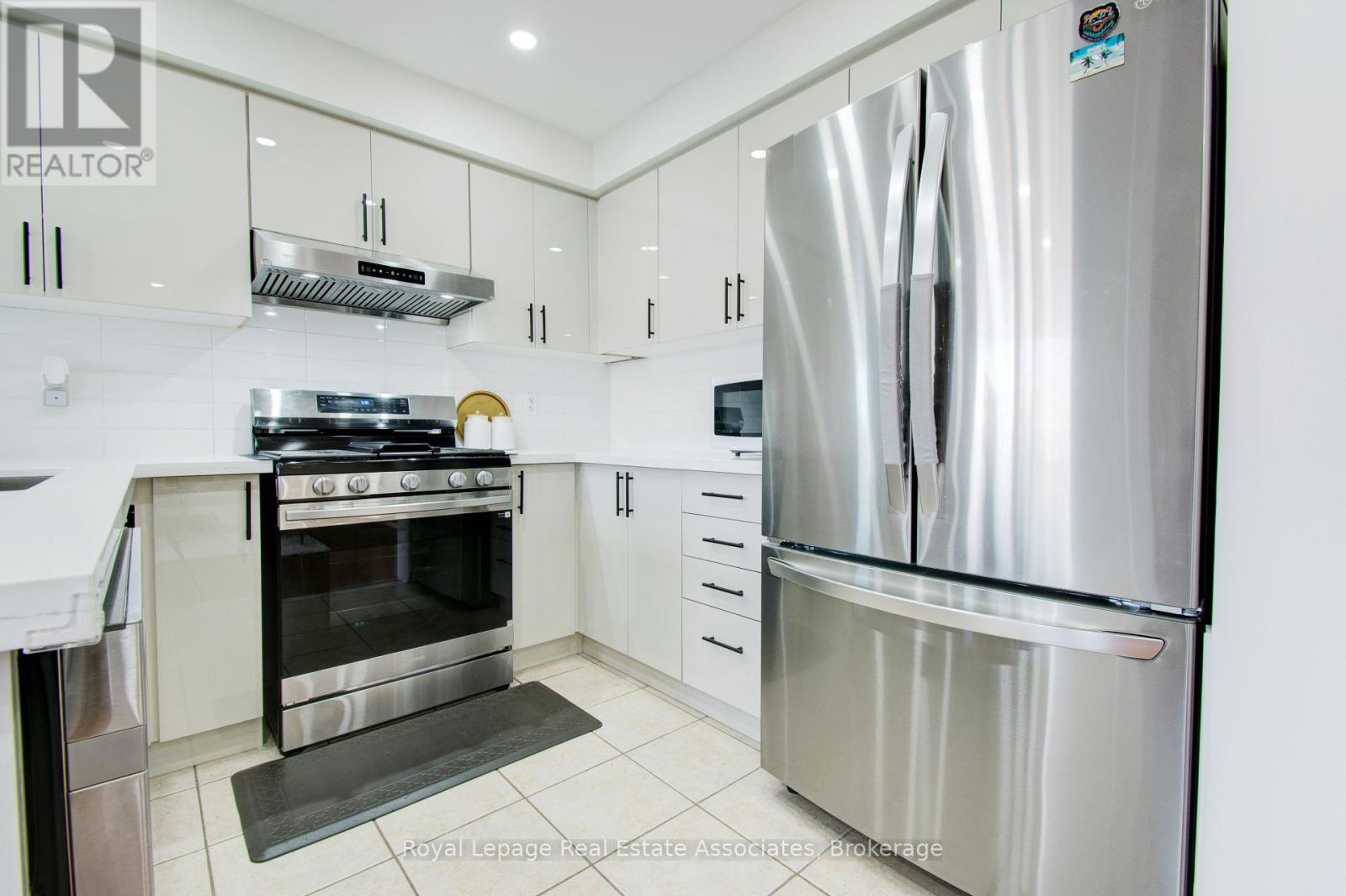 Photo 12 of 133 Sewells Lane, Brampton ON