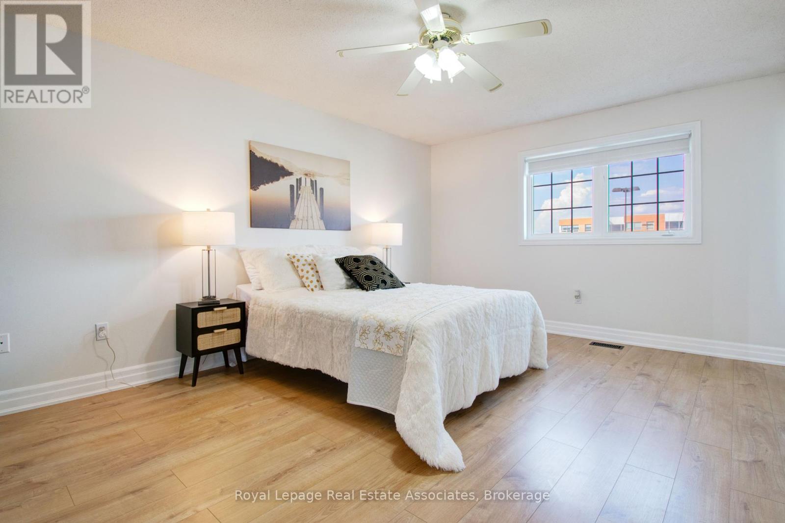 Photo 21 of 133 Sewells Lane, Brampton ON