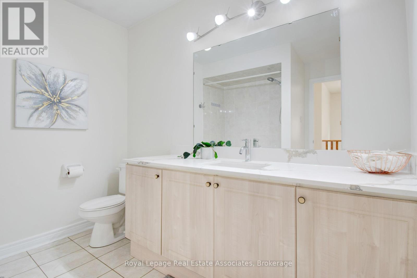Photo 23 of 133 Sewells Lane, Brampton ON