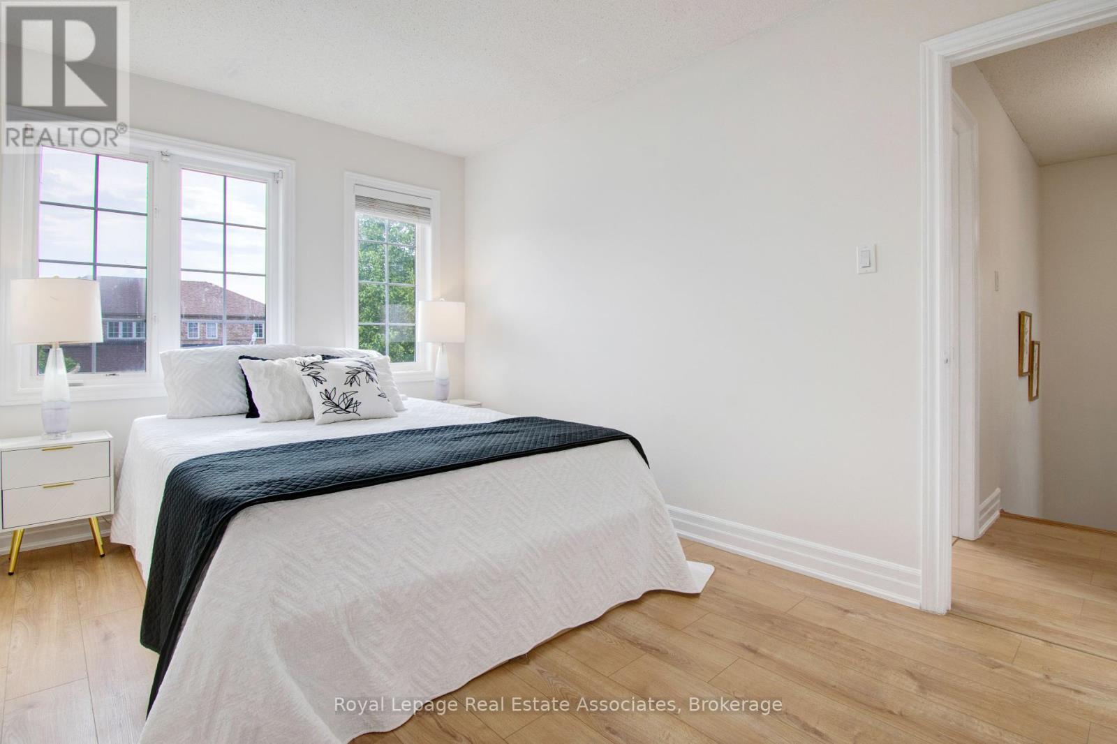 Photo 25 of 133 Sewells Lane, Brampton ON