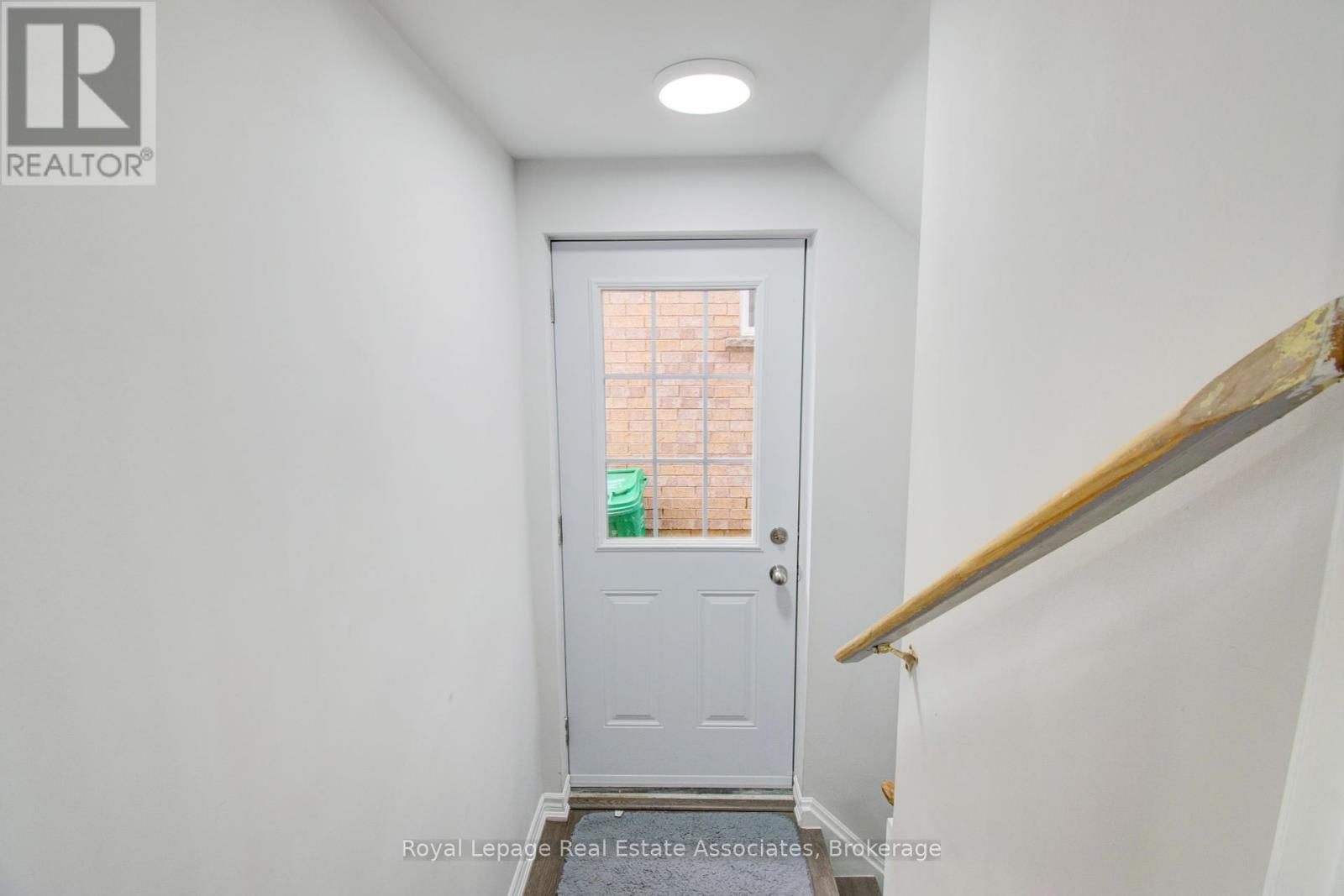 Photo 33 of 133 Sewells Lane, Brampton ON