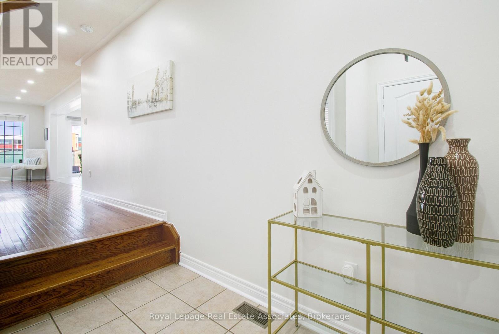 Photo 4 of 133 Sewells Lane, Brampton ON