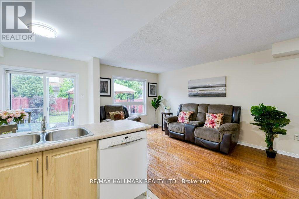 Photo 9 of 5909 Churchill Meadows Boulevard, Mississauga ON