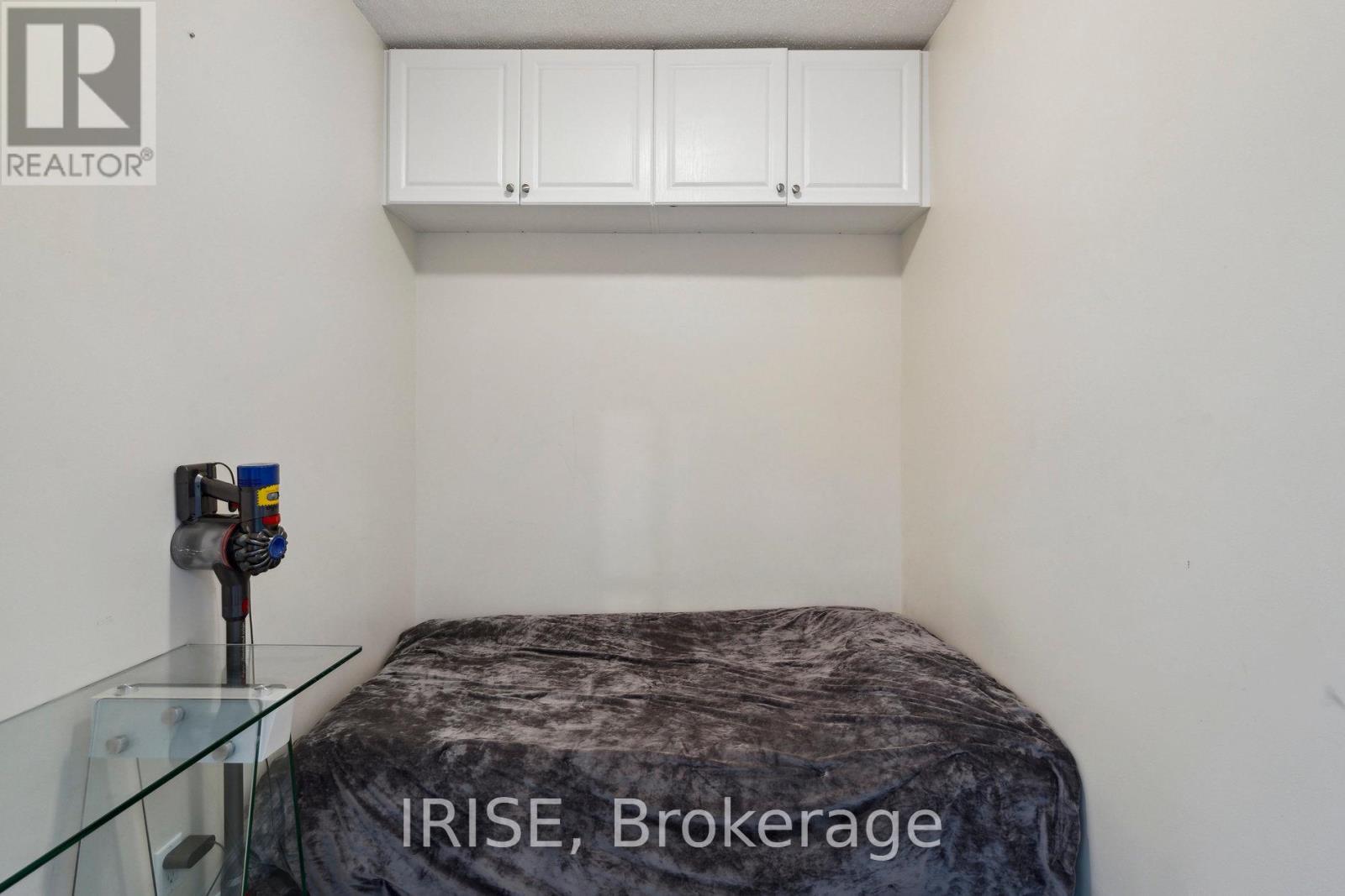 Photo 11 of 2812 1 Elm Drive W, Mississauga ON