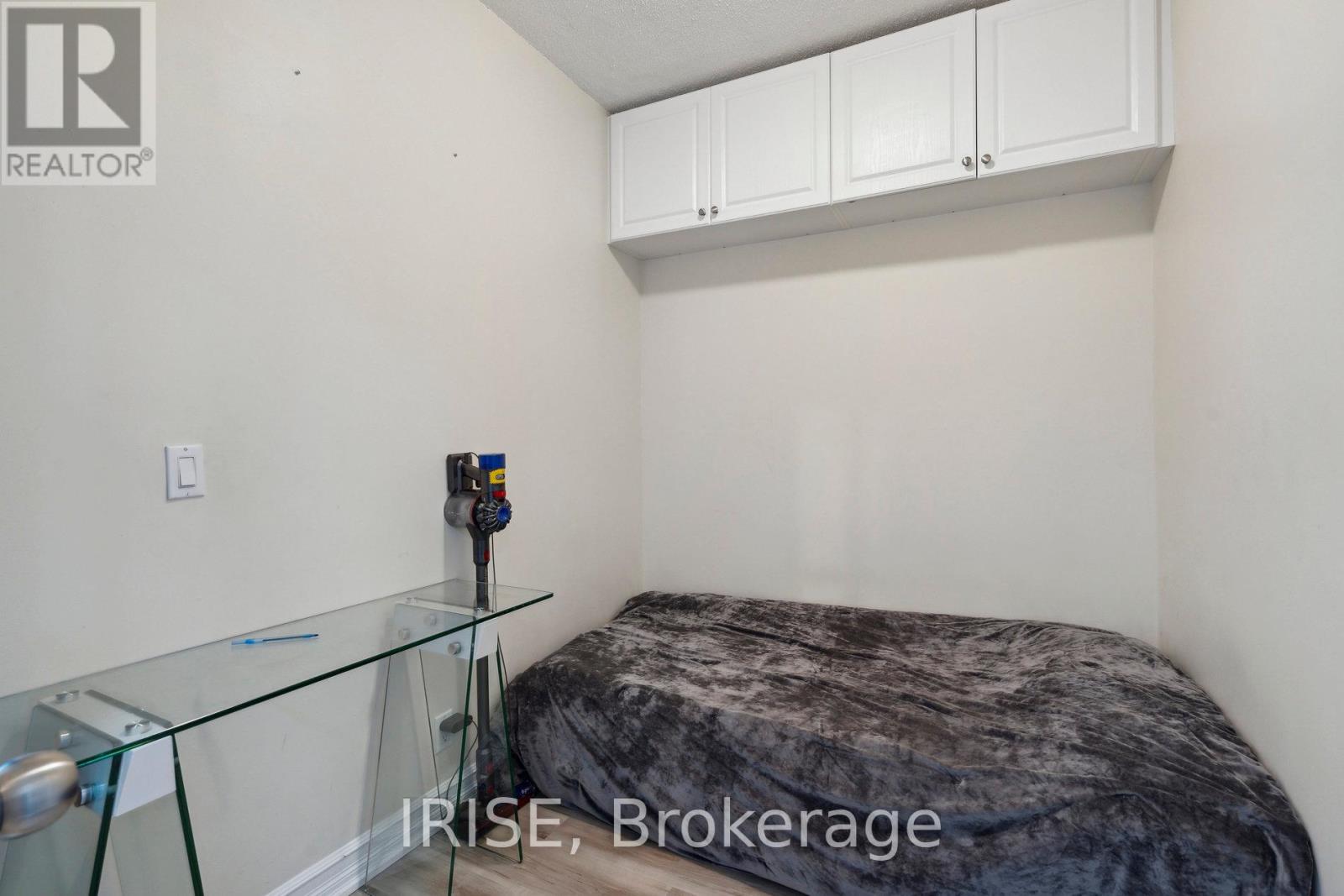 Photo 12 of 2812 1 Elm Drive W, Mississauga ON