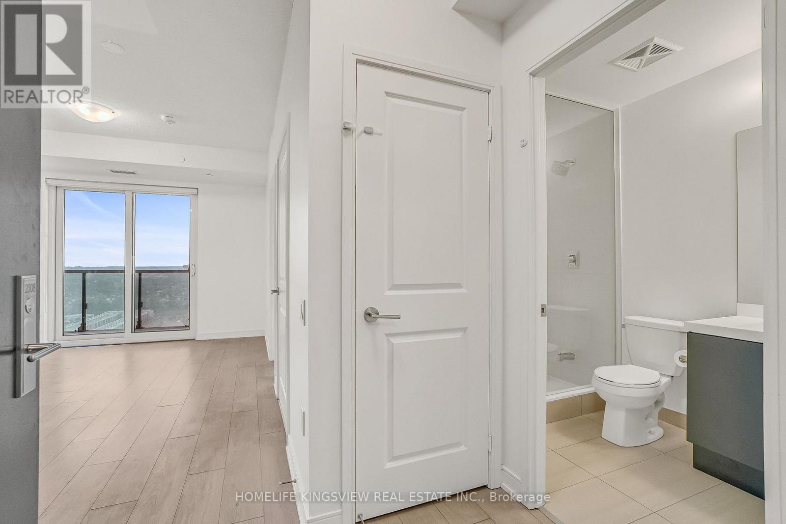 Photo 10 of 2008 8 Nahani Way, Mississauga ON