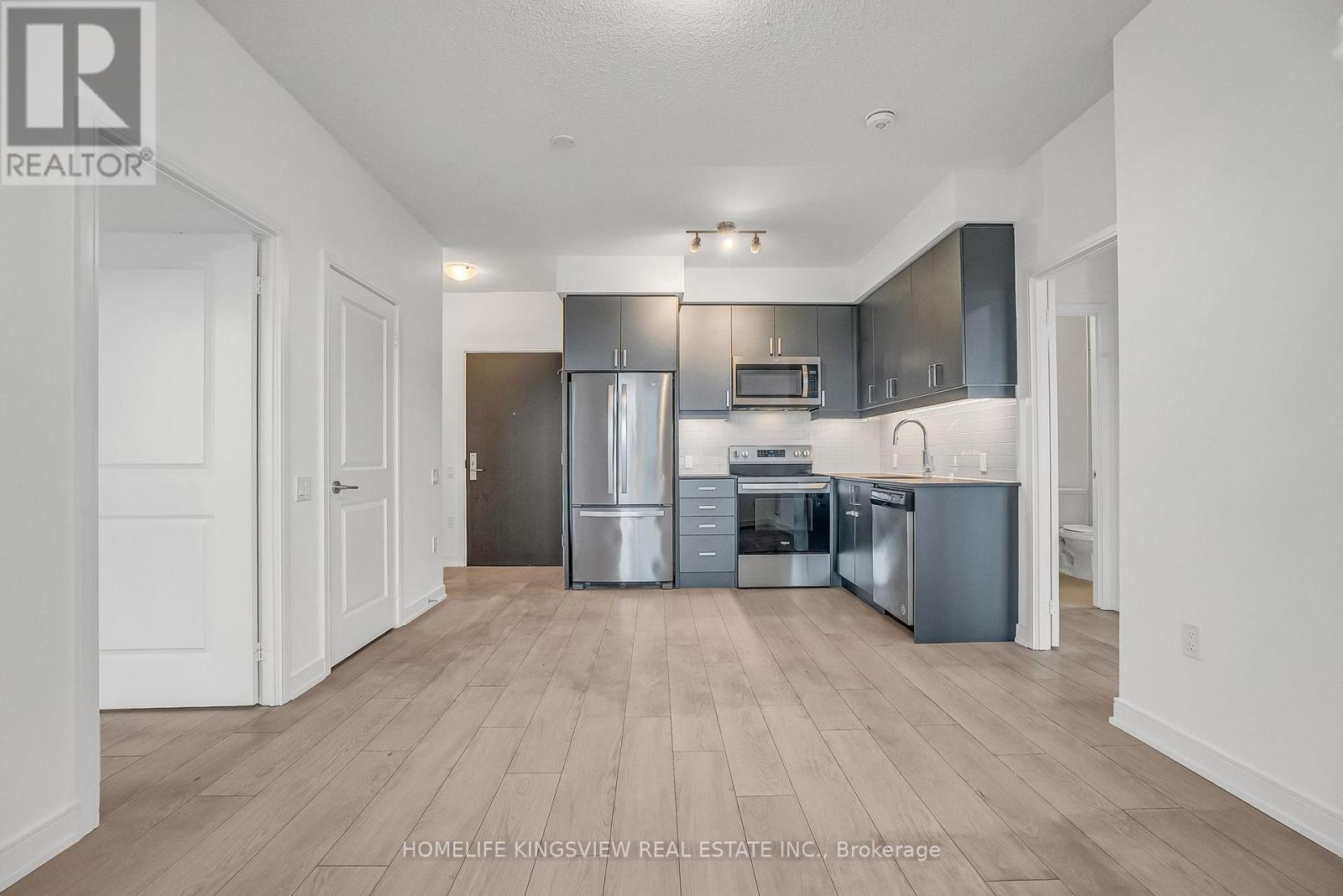 Photo 16 of 2008 8 Nahani Way, Mississauga ON