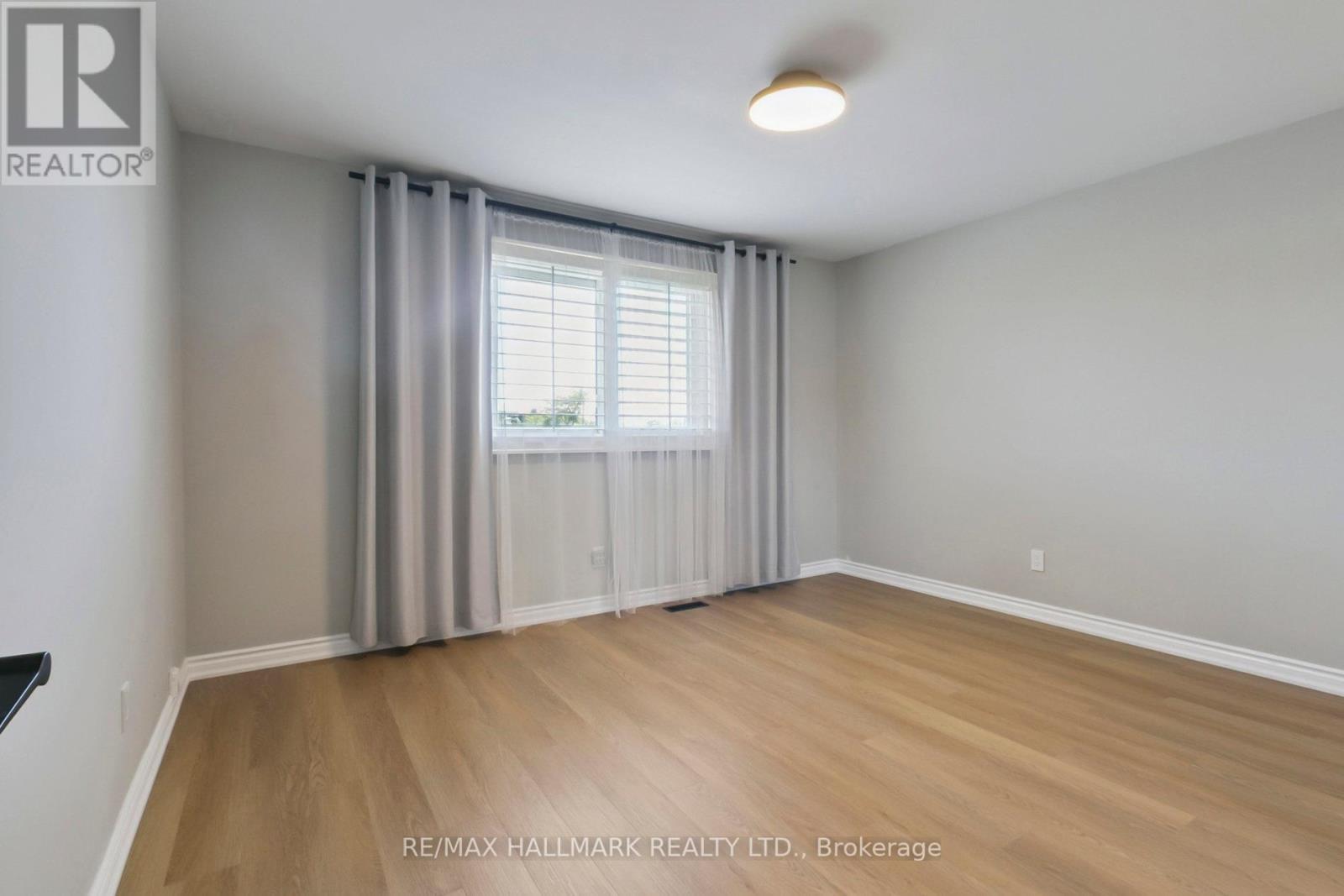 Photo 17 of 13 Fonthill Place, Toronto ON