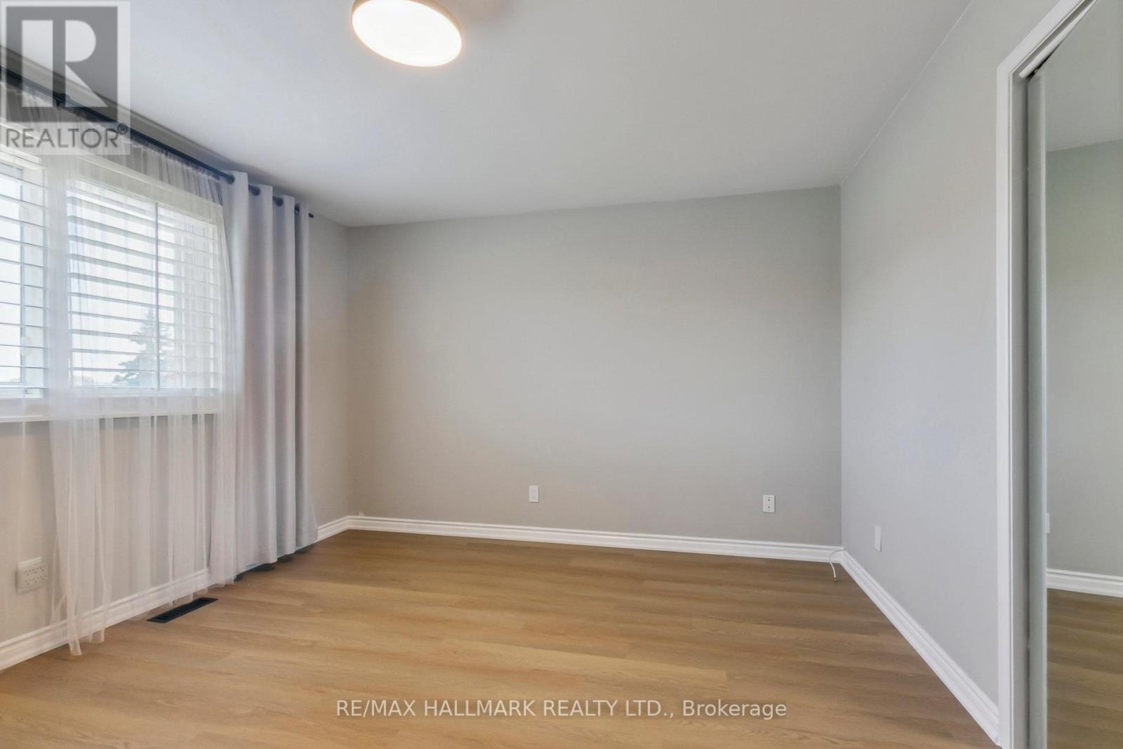 Photo 18 of 13 Fonthill Place, Toronto ON