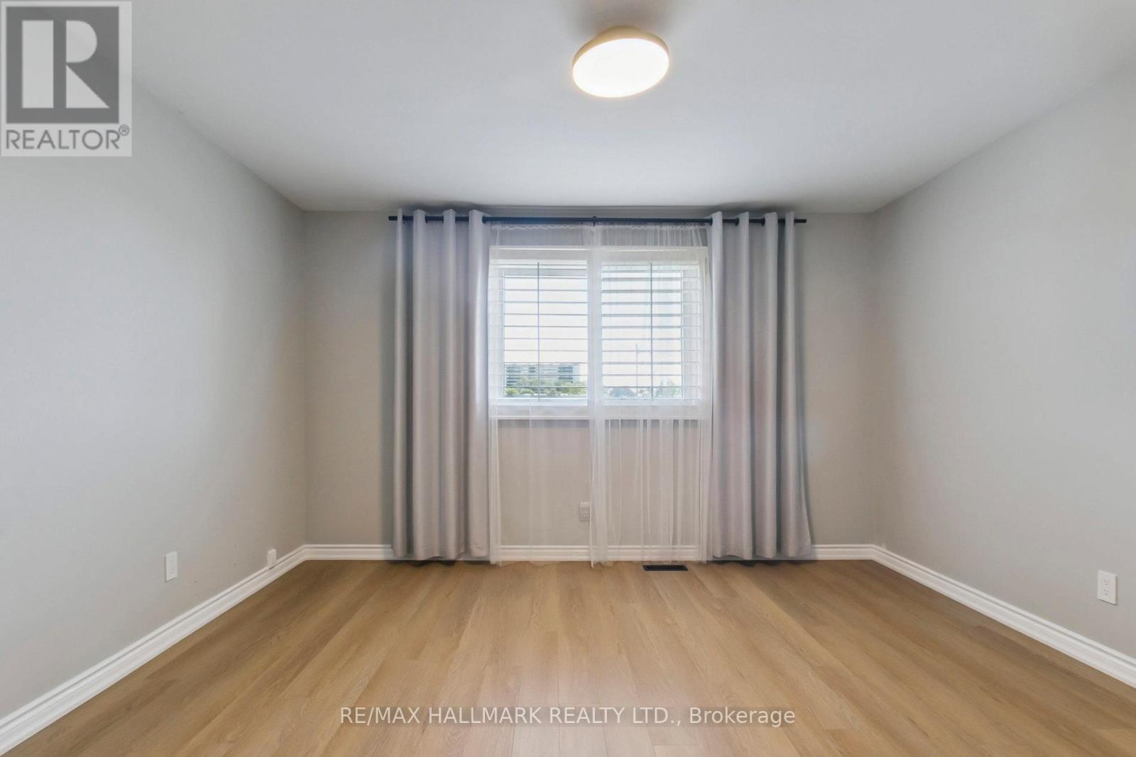 Photo 19 of 13 Fonthill Place, Toronto ON