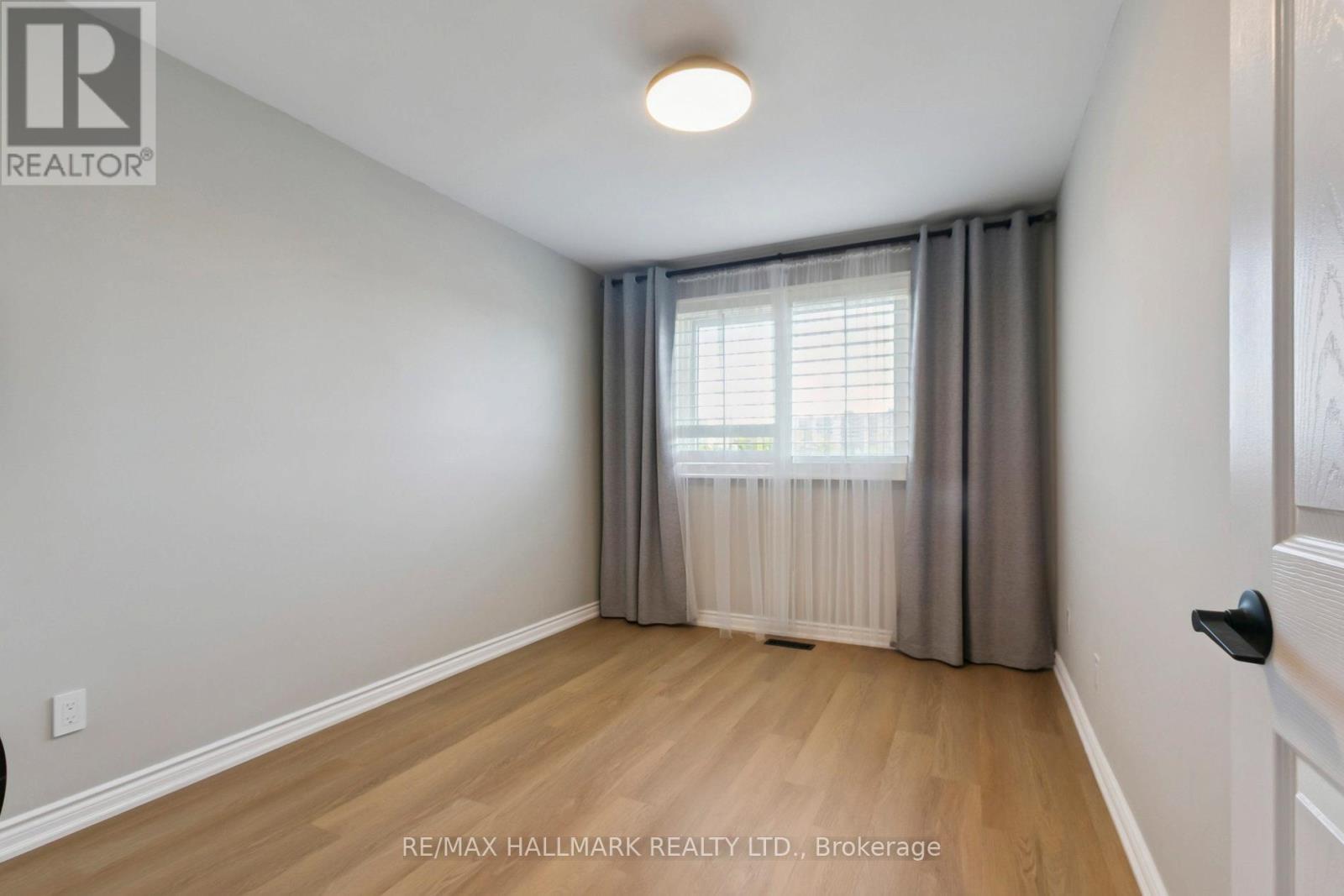 Photo 20 of 13 Fonthill Place, Toronto ON