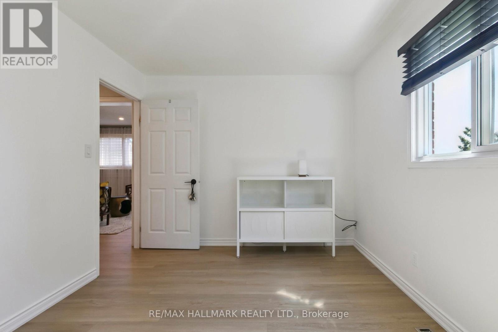 Photo 25 of 13 Fonthill Place, Toronto ON