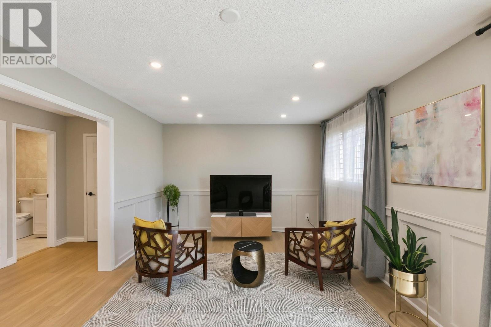 Photo 31 of 13 Fonthill Place, Toronto ON