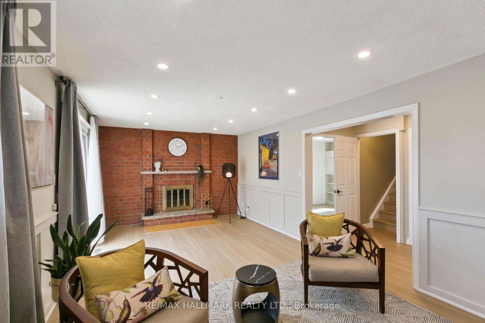 Photo 33 of 13 Fonthill Place, Toronto ON