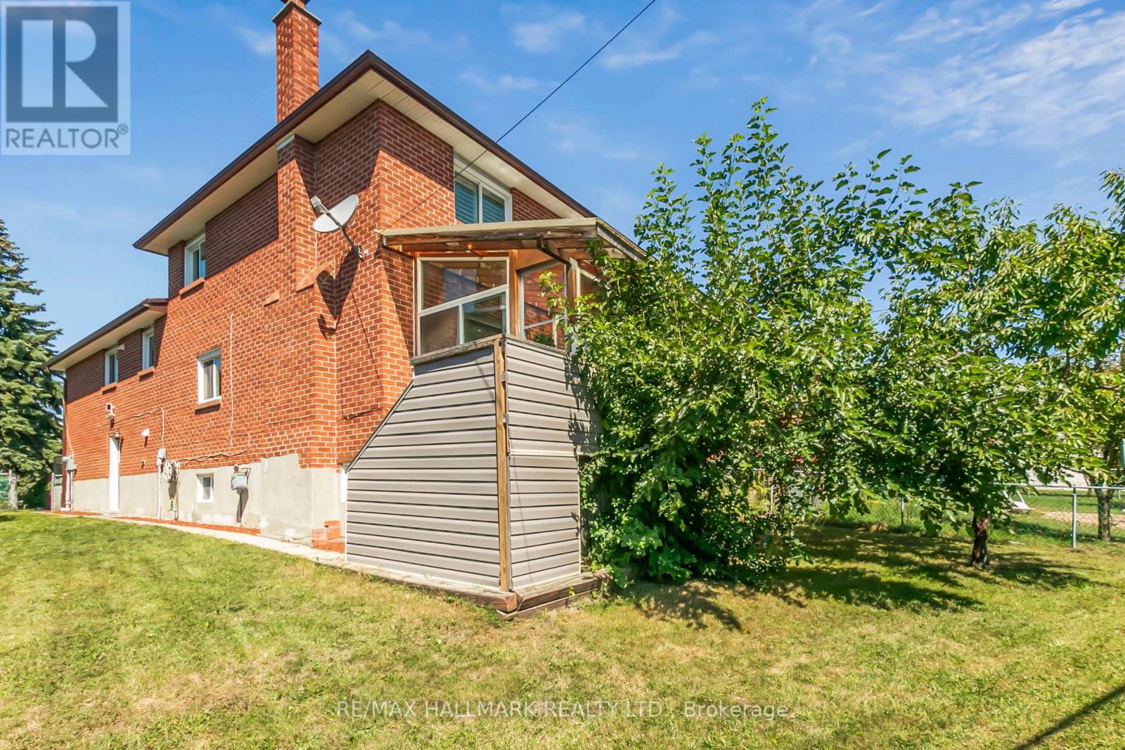 Photo 43 of 13 Fonthill Place, Toronto ON