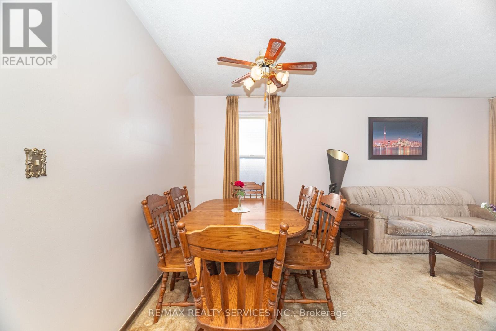 Photo 12 of 57 Esplanade Road, Brampton ON