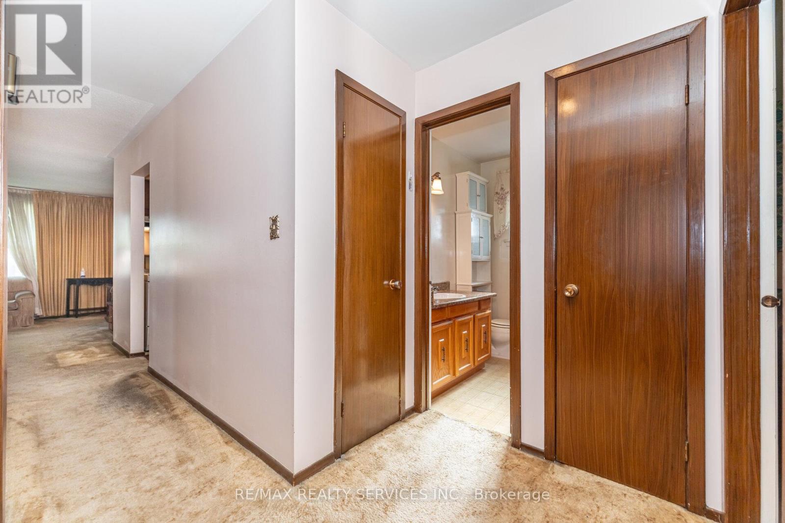 Photo 20 of 57 Esplanade Road, Brampton ON