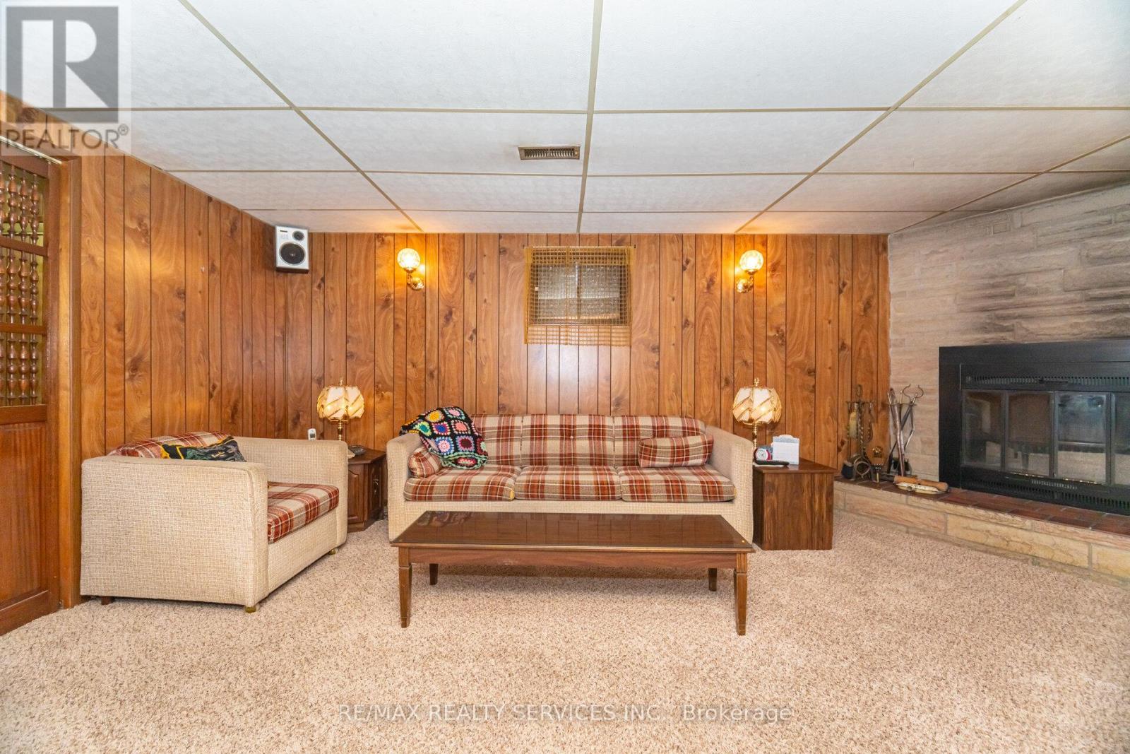 Photo 32 of 57 Esplanade Road, Brampton ON