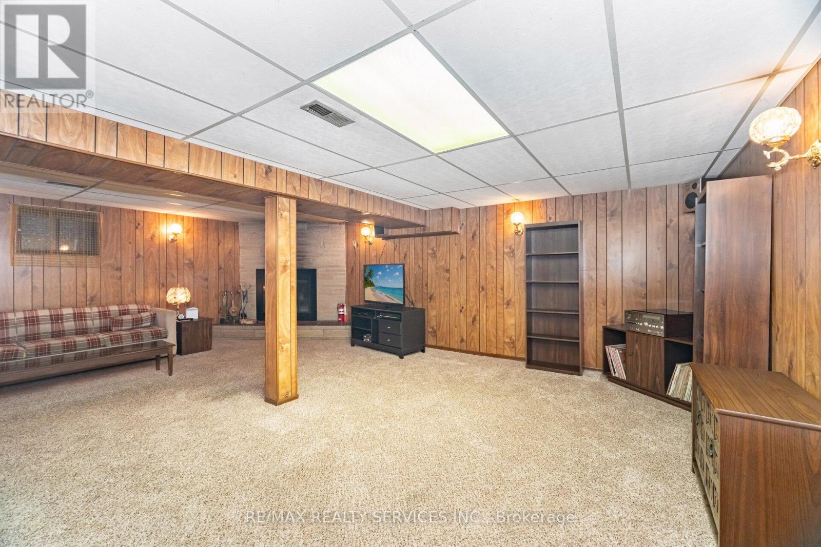 Photo 37 of 57 Esplanade Road, Brampton ON