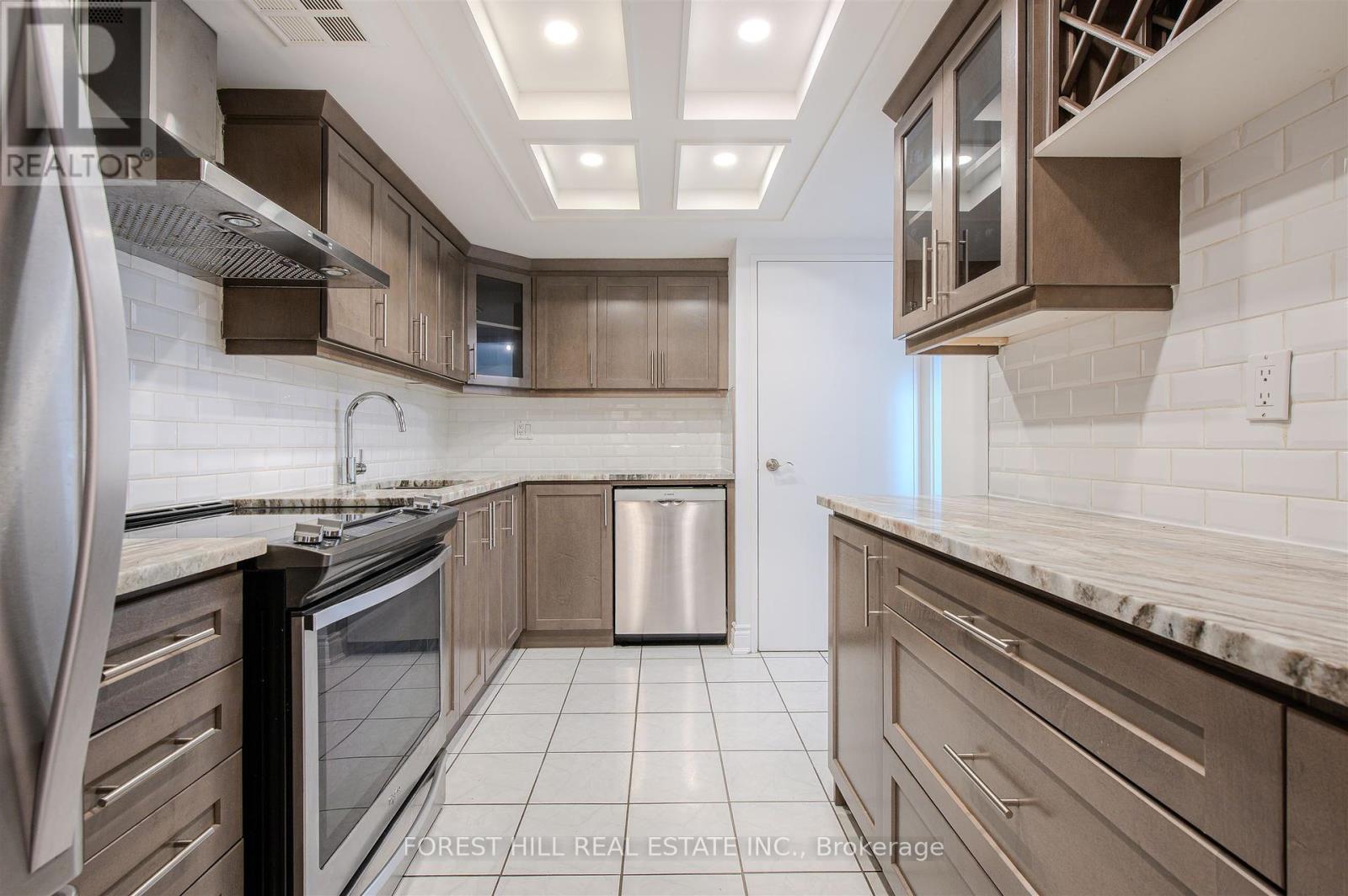 Photo 10 of 1102 2045 Lake Shore Boulevard W, Toronto ON