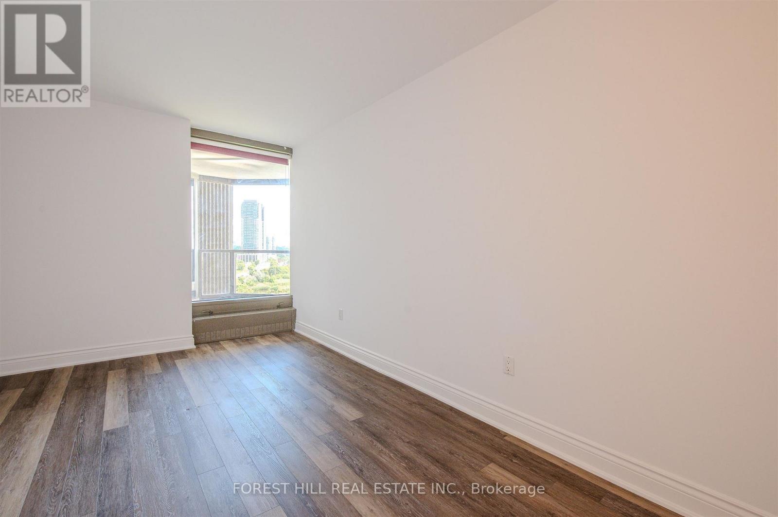 Photo 14 of 1102 2045 Lake Shore Boulevard W, Toronto ON