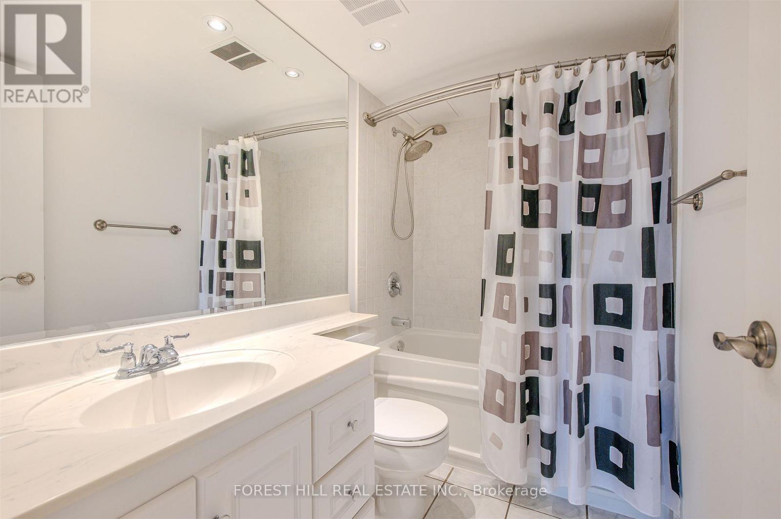 Photo 18 of 1102 2045 Lake Shore Boulevard W, Toronto ON