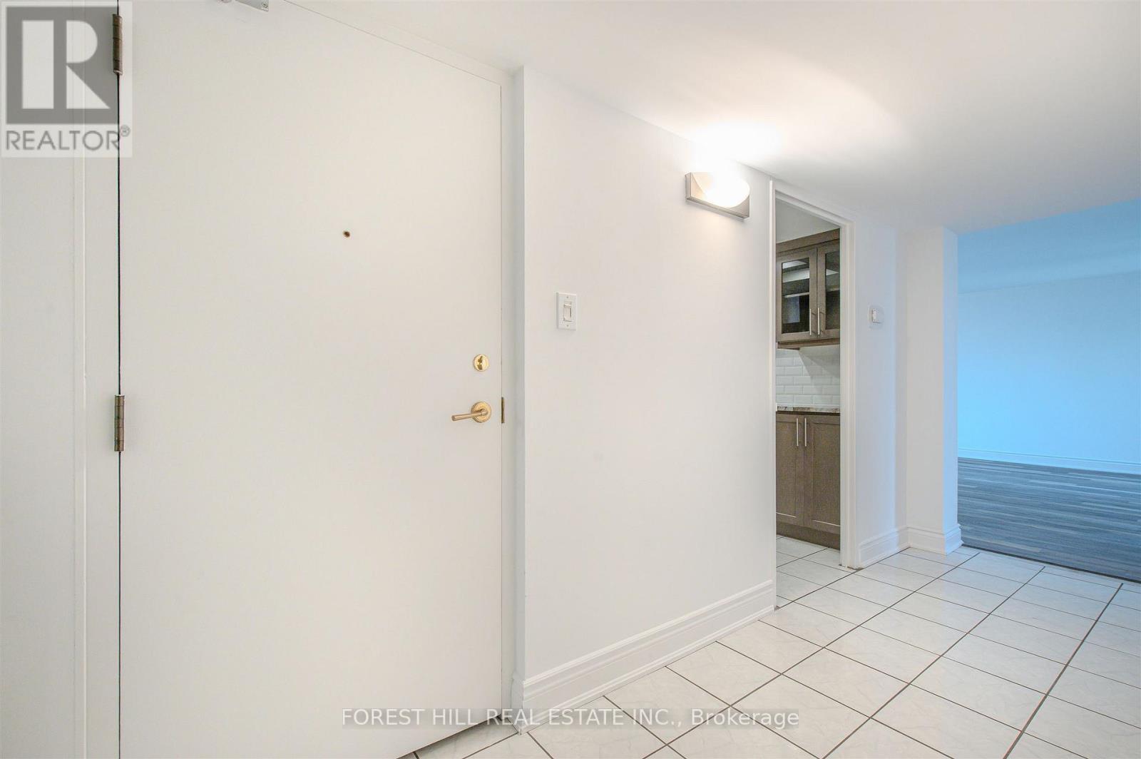 Photo 3 of 1102 2045 Lake Shore Boulevard W, Toronto ON