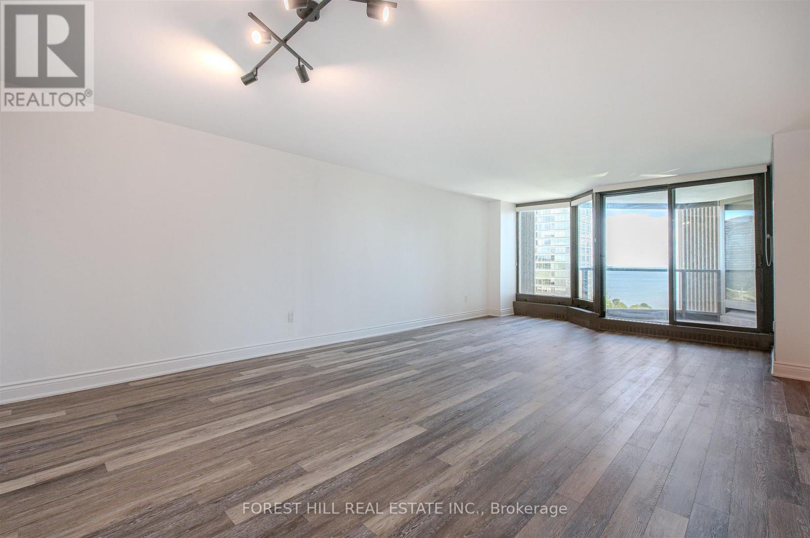 Photo 9 of 1102 2045 Lake Shore Boulevard W, Toronto ON