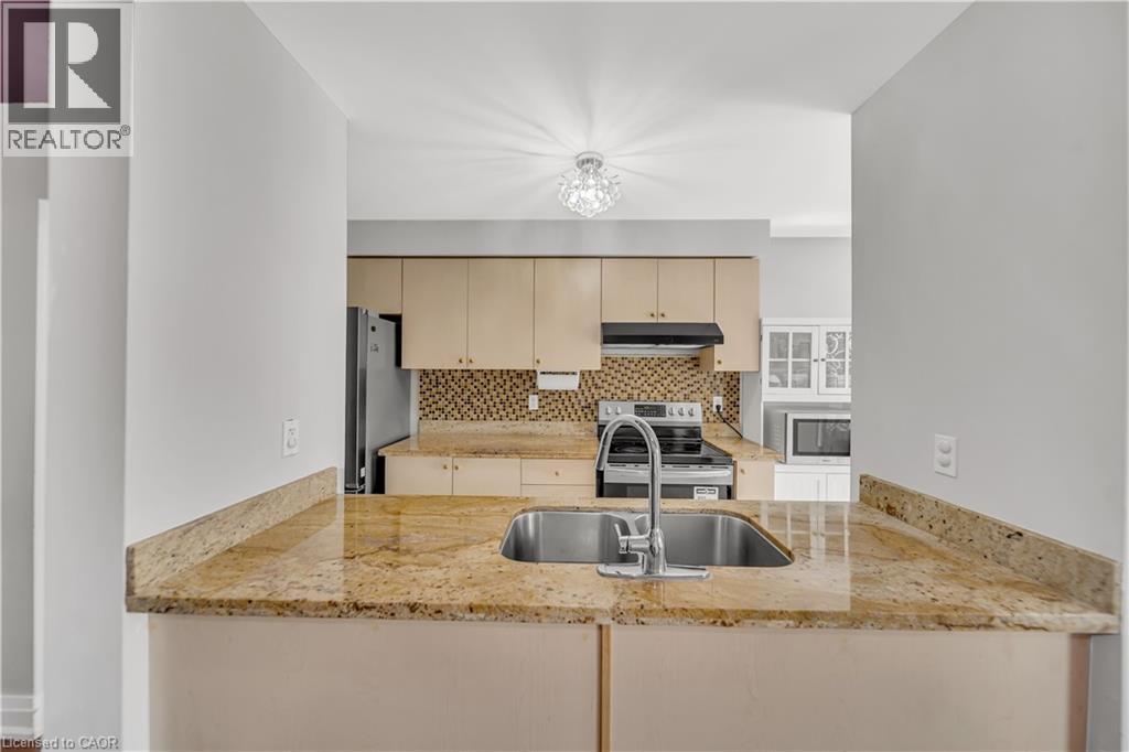 Photo 11 of 562 Orange Walk Crescent, Mississauga ON