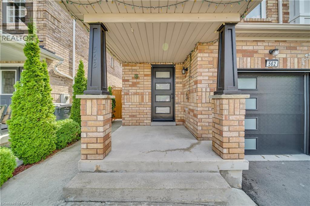 Photo 2 of 562 Orange Walk Crescent, Mississauga ON