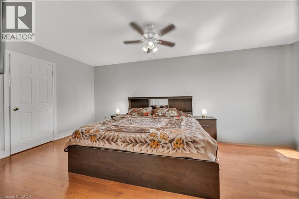 Photo 21 of 562 Orange Walk Crescent, Mississauga ON