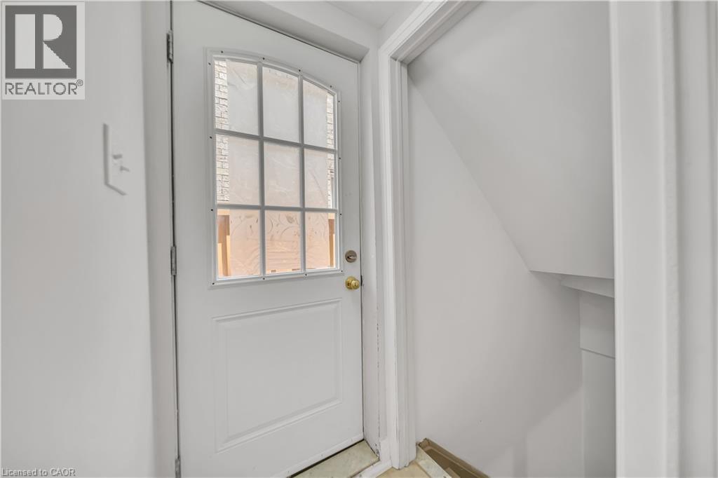 Photo 24 of 562 Orange Walk Crescent, Mississauga ON