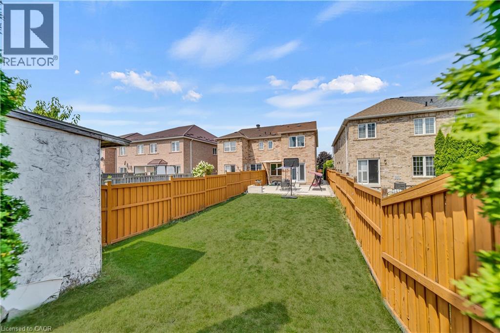Photo 34 of 562 Orange Walk Crescent, Mississauga ON