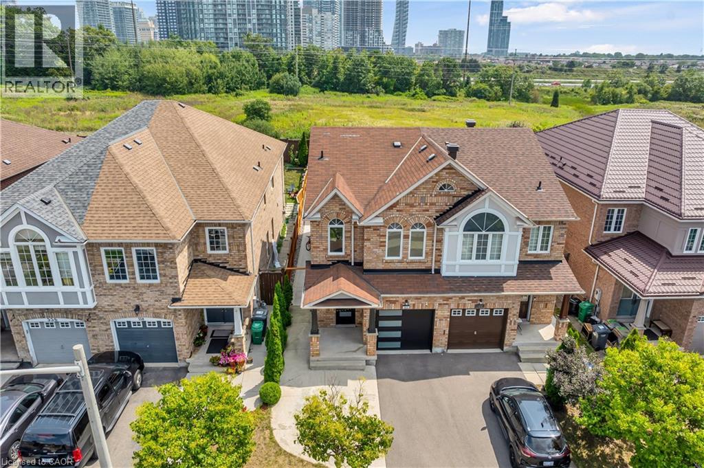 Photo 42 of 562 Orange Walk Crescent, Mississauga ON